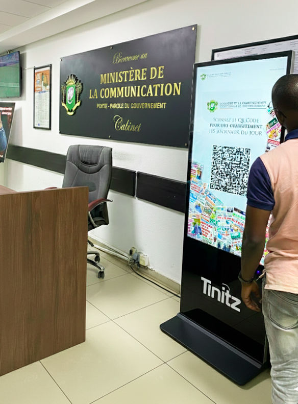 Borne Presse Digitale : Tinitz ouvre l’ère du phygital pour la presse ivoirienne
